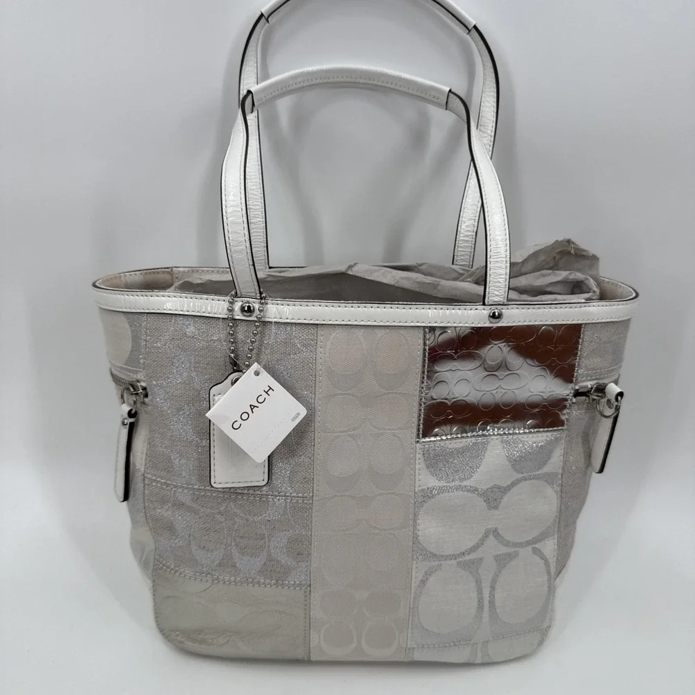Coach Womens Y2K Patchwork Metallic Silver White Shoulder Bag 13496 w/Wallet